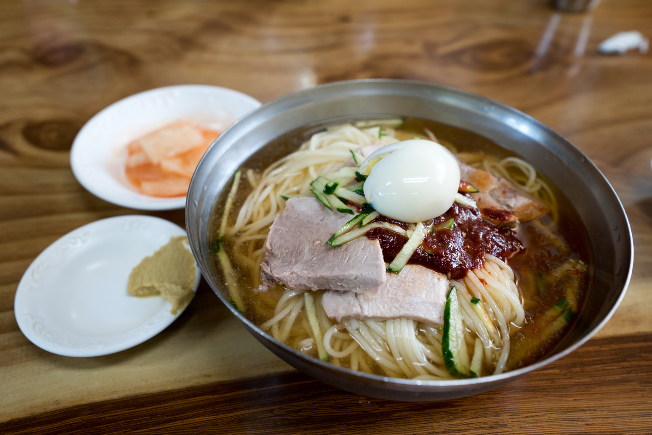 산방산 밀면