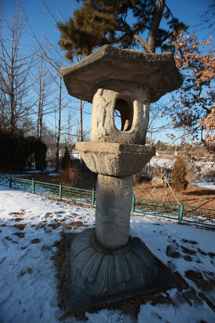 군산 발산리 석등