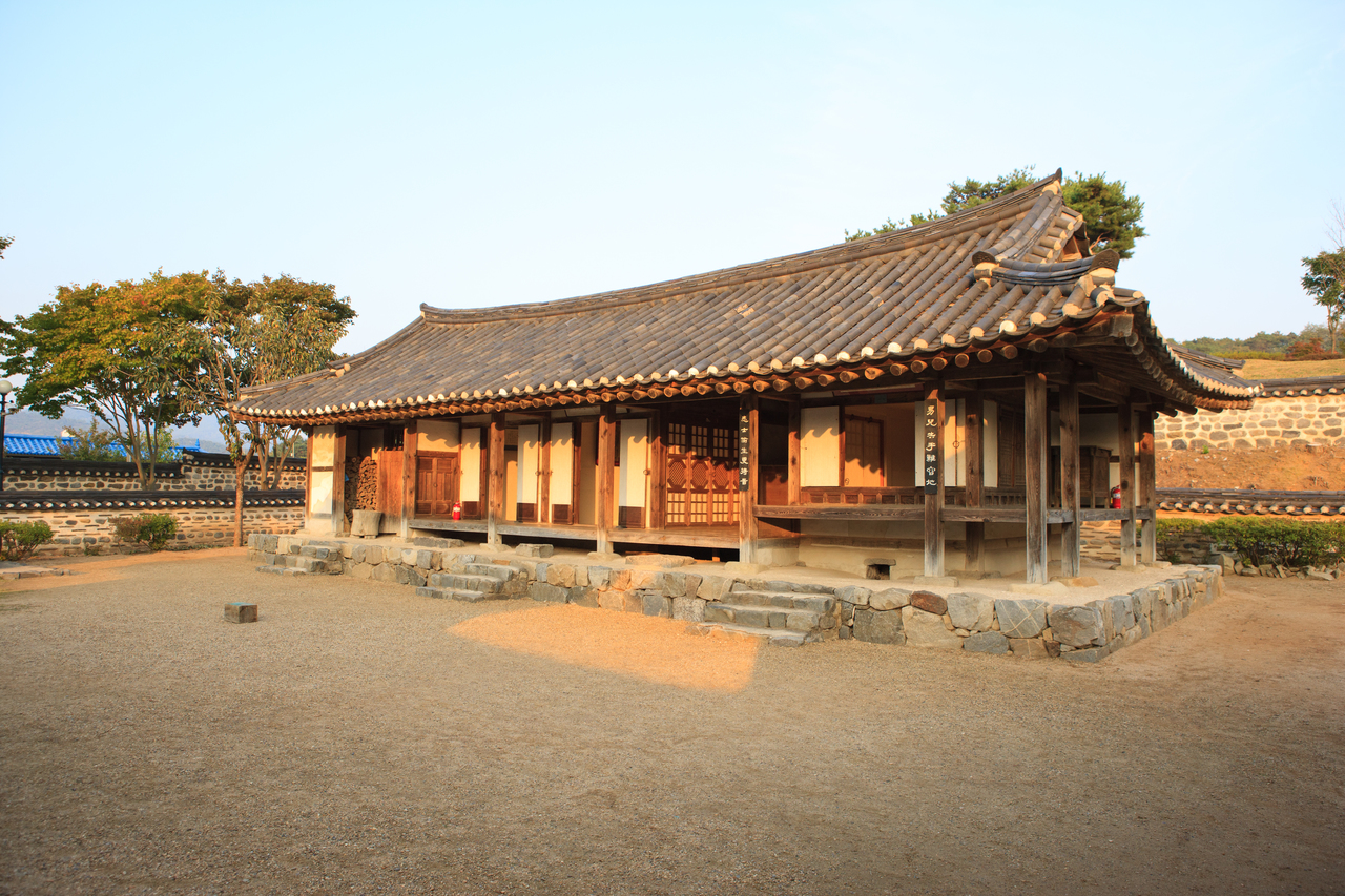 김좌진장군생가지