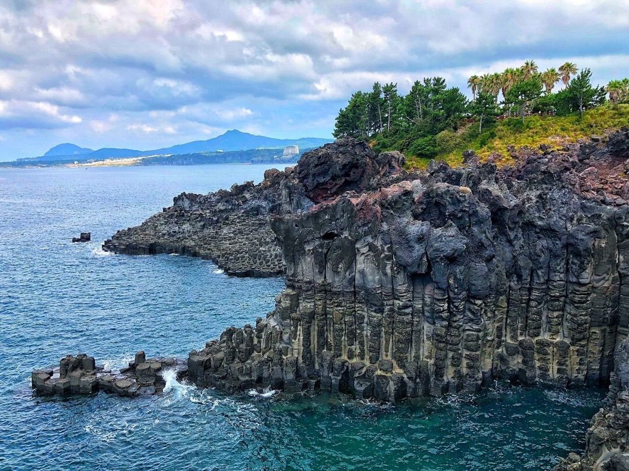 At the Jusanjoeli Rocks